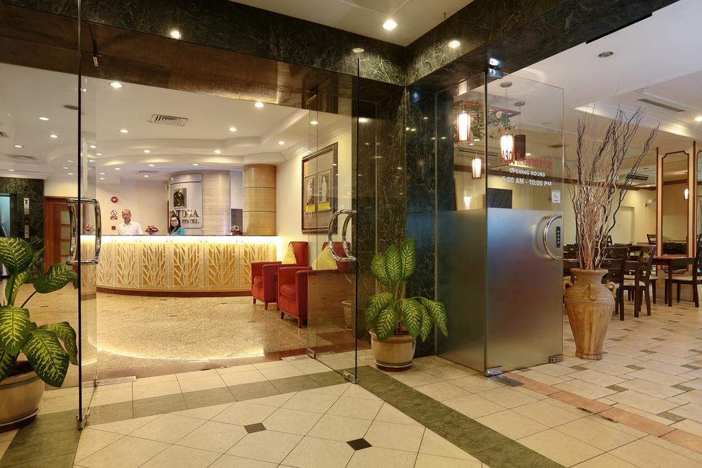 Hotel Sentosa Kuala Belait Exteriör bild