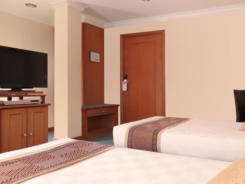 Hotel Sentosa Kuala Belait Exteriör bild