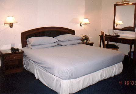 Hotel Sentosa Kuala Belait Exteriör bild