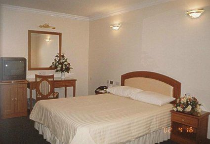 Hotel Sentosa Kuala Belait Exteriör bild