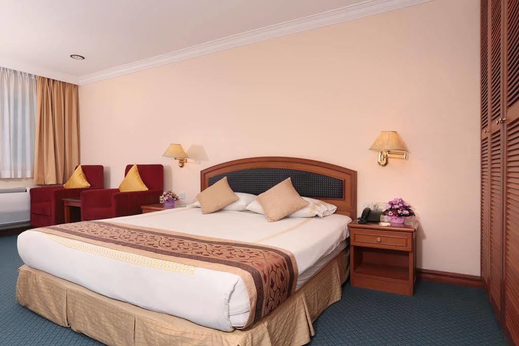 Hotel Sentosa Kuala Belait Exteriör bild